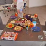 Laura فيلة *